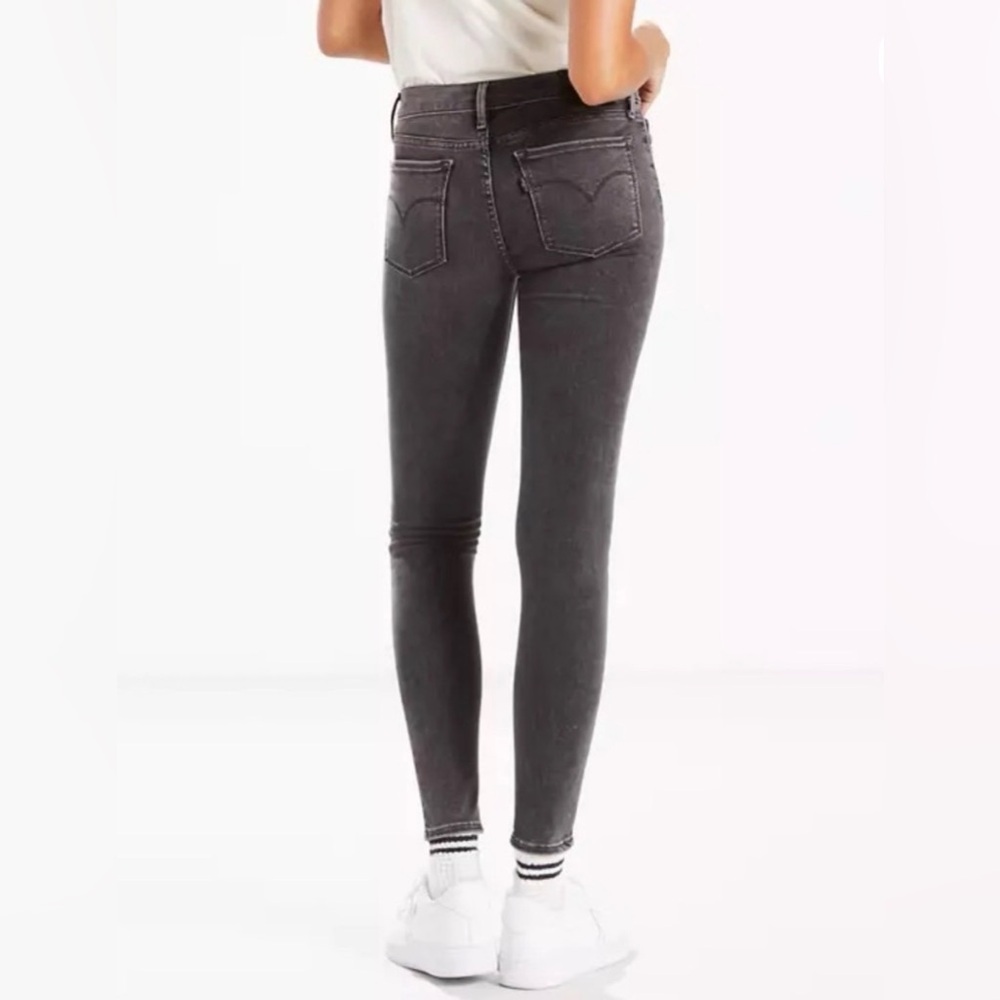 Levi’s Women's 710 Gray Super Skinny Jeans, Size 28